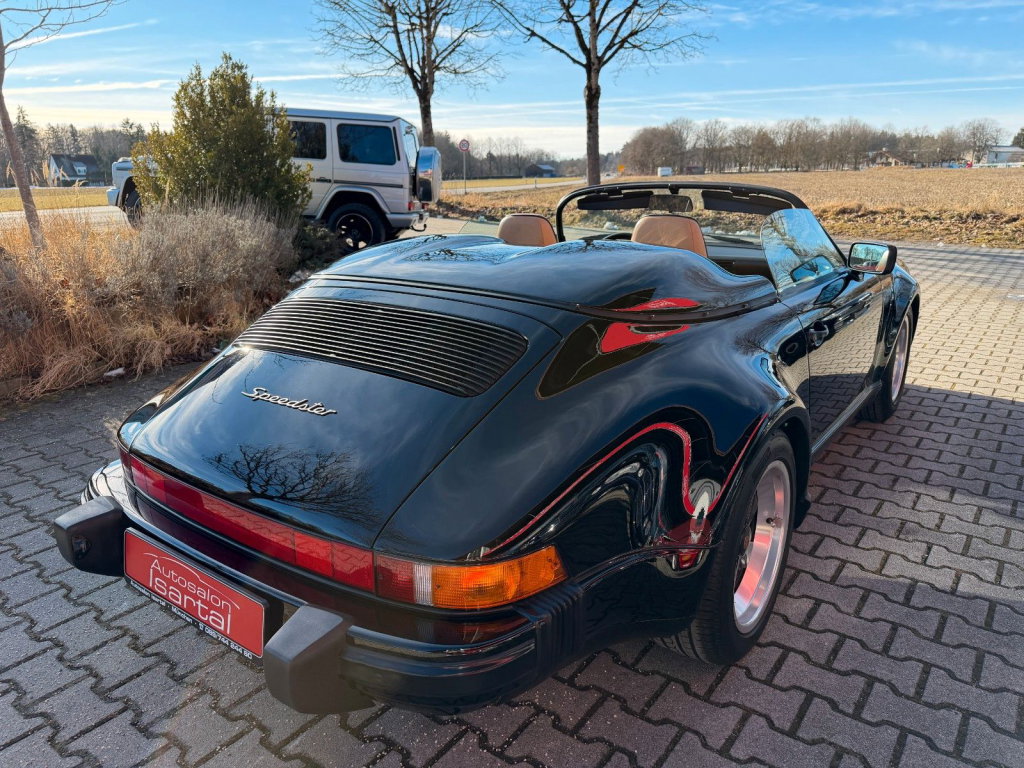 Porsche 911 Carrera 3.2 Speedster