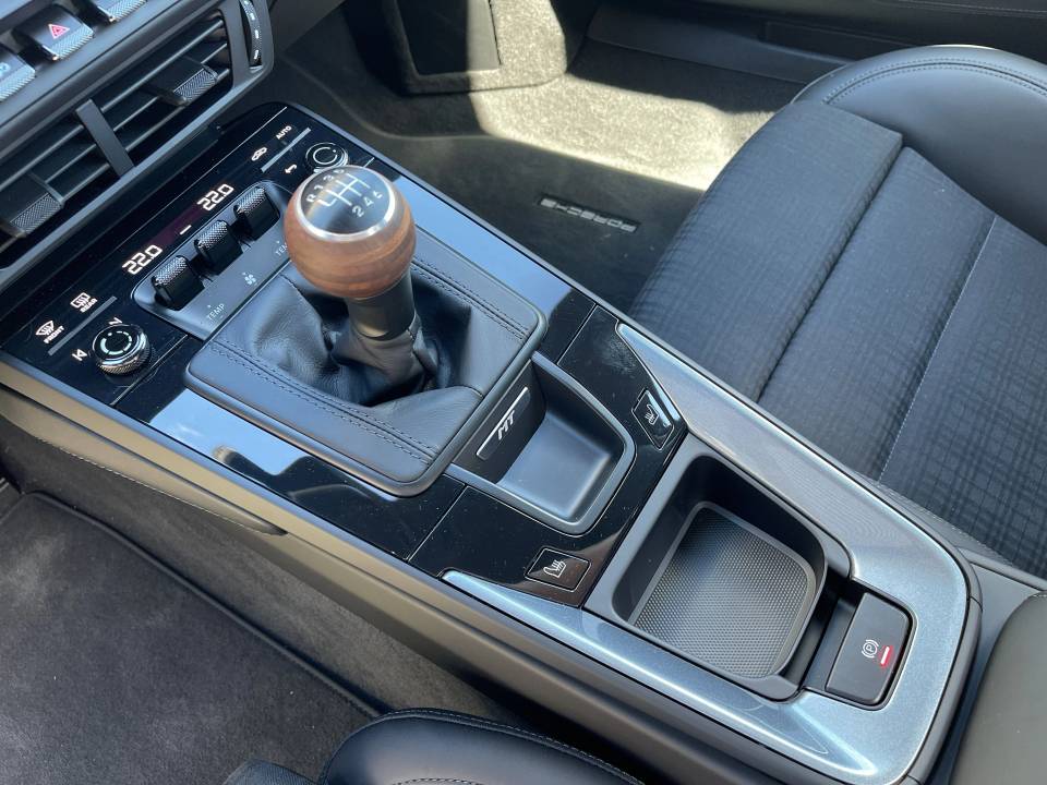 Porsche 992.2 Carrera T