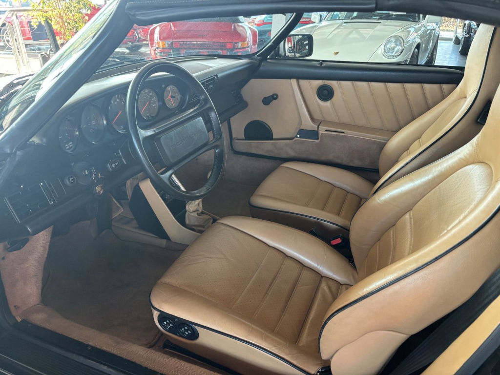 Porsche 911 Carrera 3.2 Speedster