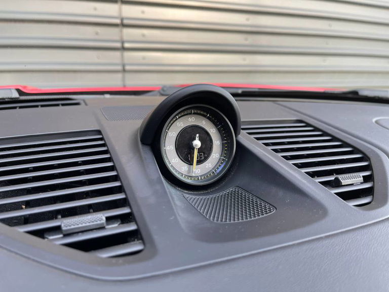 Porsche 992 GT3 Touring