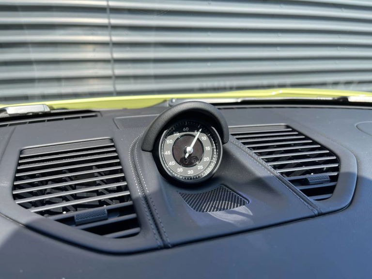 Porsche 992.2 Carrera T