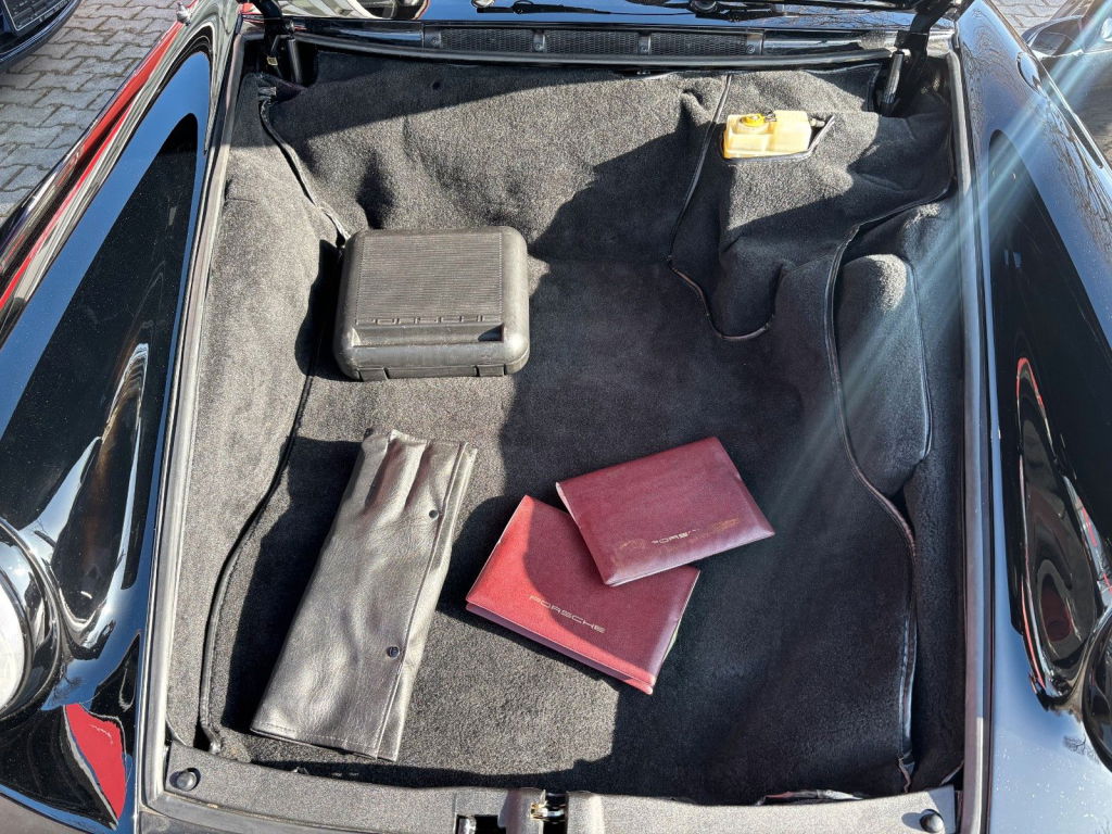 Porsche 911 Carrera 3.2 Speedster