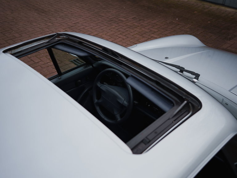 Porsche 993 Carrera 4