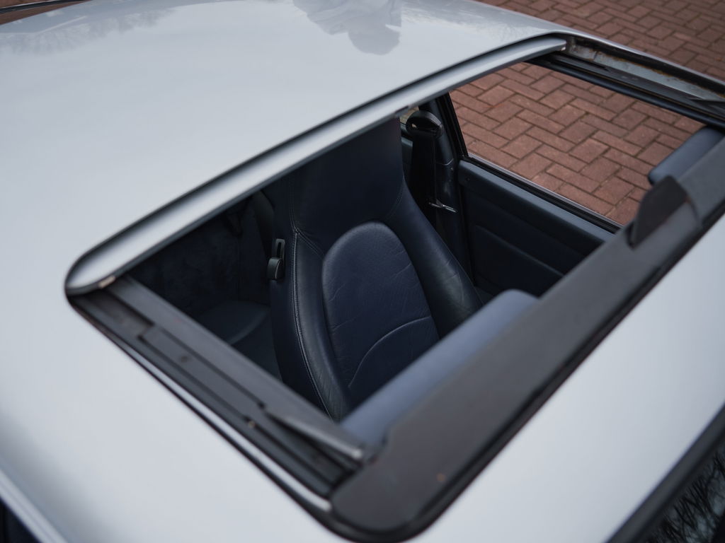 Porsche 993 Carrera 4