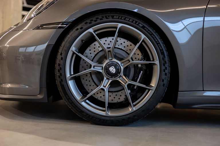 Porsche 992 GT3 Touring