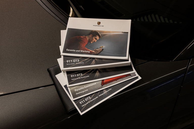 Porsche 992 GT3 Touring
