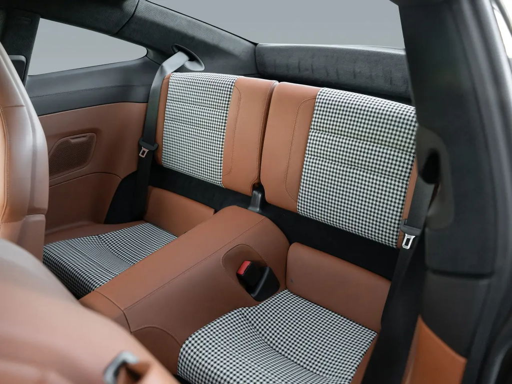 Porsche 992 Sport Classic