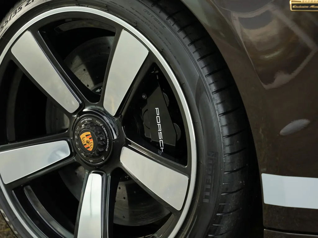 Porsche 992 Sport Classic