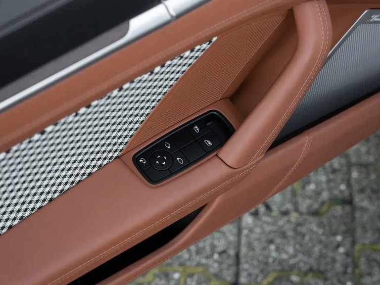 Porsche 992 Sport Classic