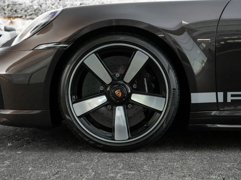 Porsche 992 Sport Classic