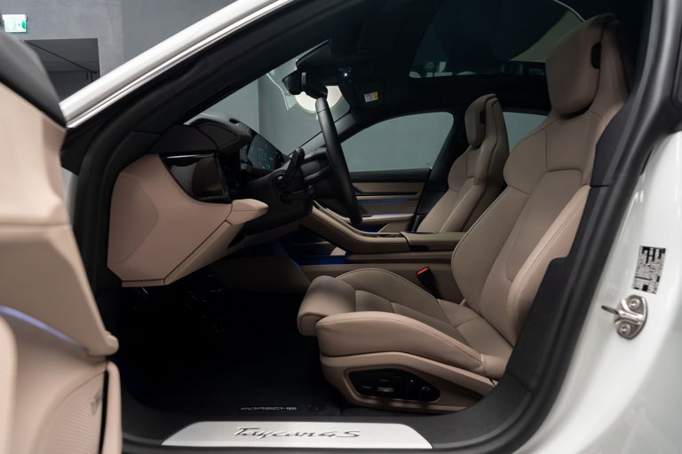 Porsche Taycan 4S