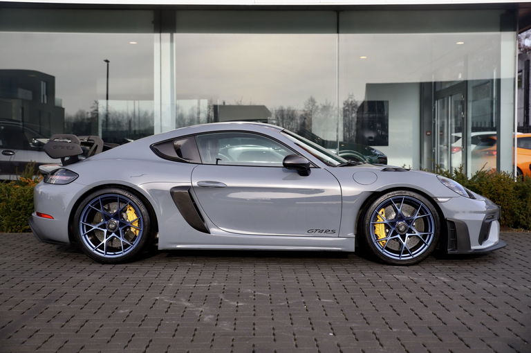 Porsche 718 Cayman GT4 RS