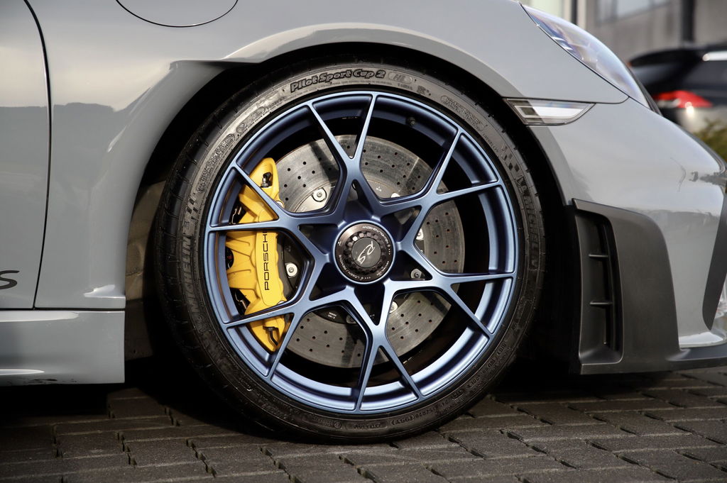 Porsche 718 Cayman GT4 RS