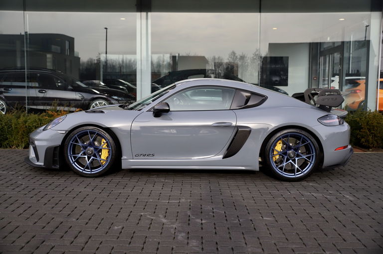 Porsche 718 Cayman GT4 RS
