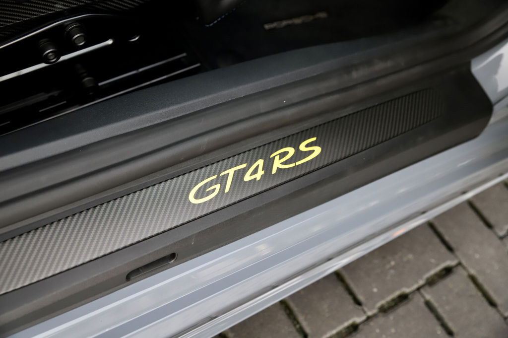 Porsche 718 Cayman GT4 RS