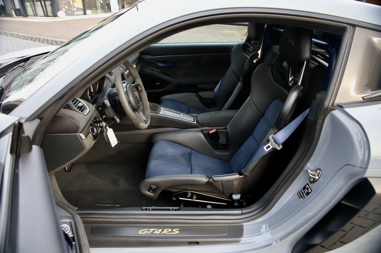 Porsche 718 Cayman GT4 RS