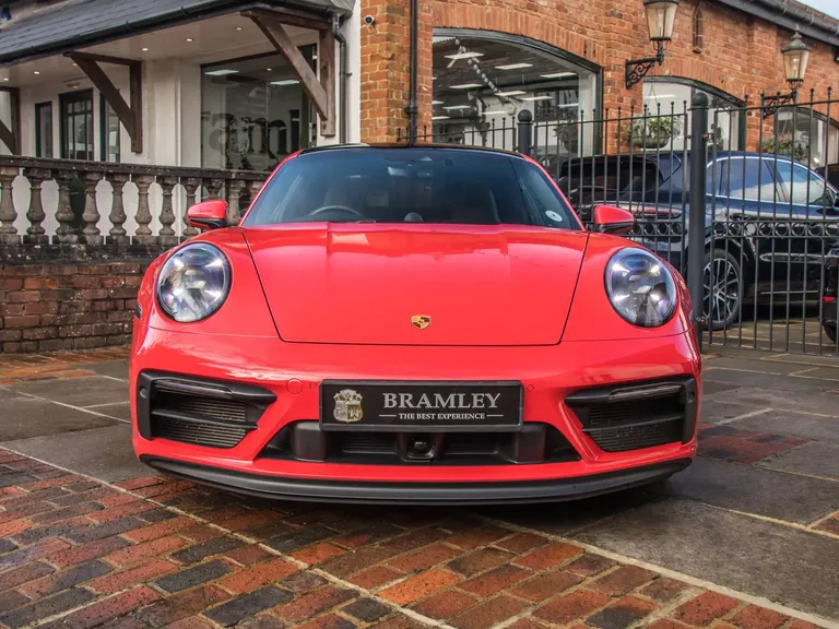 Porsche 992 Carrera GTS