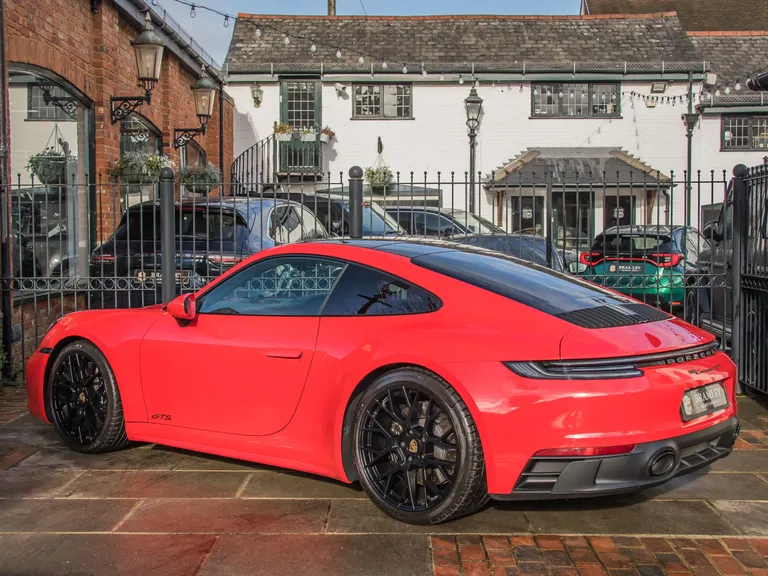 Porsche 992 Carrera GTS