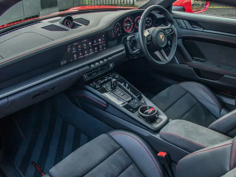 Porsche 992 Carrera GTS