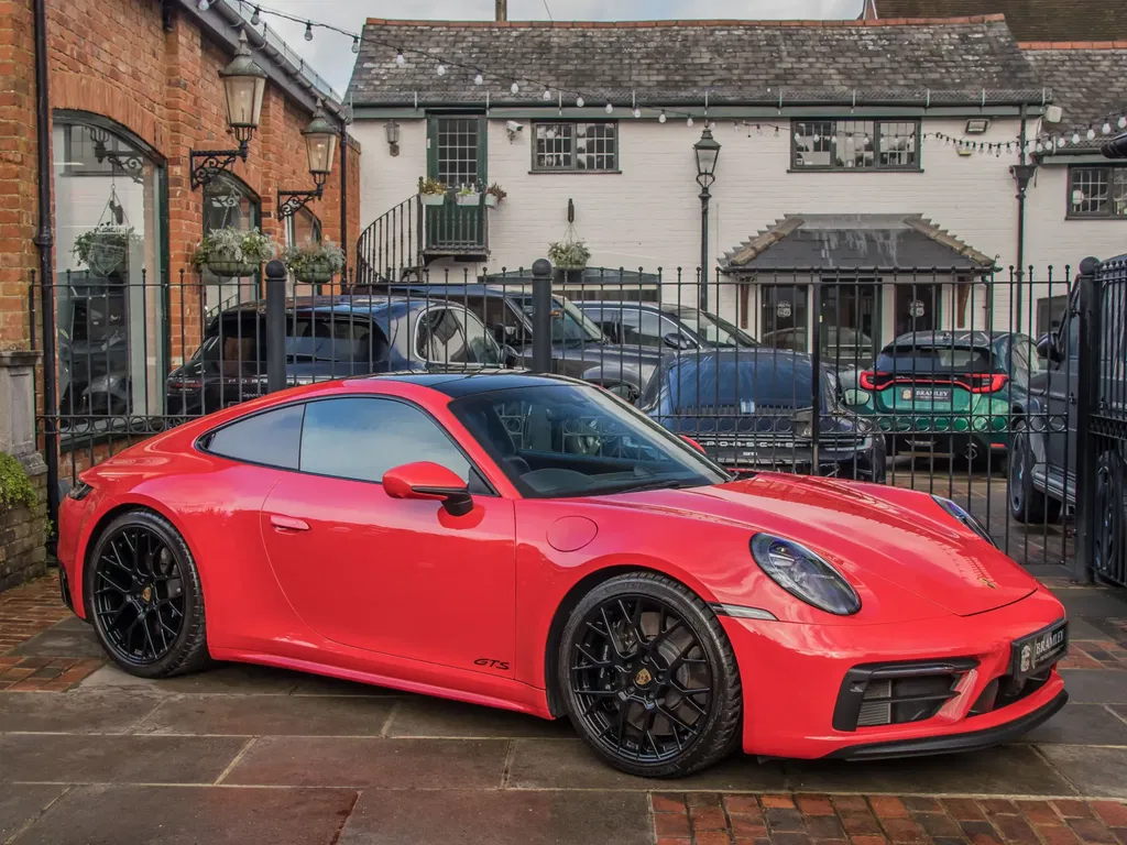 Porsche 992 Carrera GTS