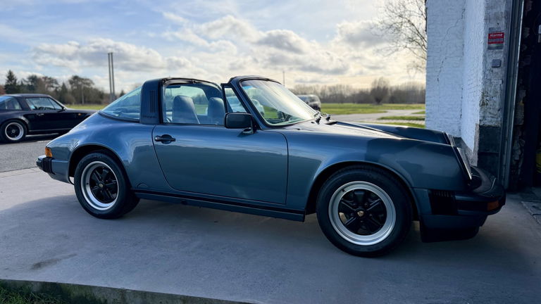 Porsche 911 Carrera 3.2 (US)