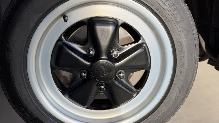 Porsche 911 Carrera 3.2 (US)