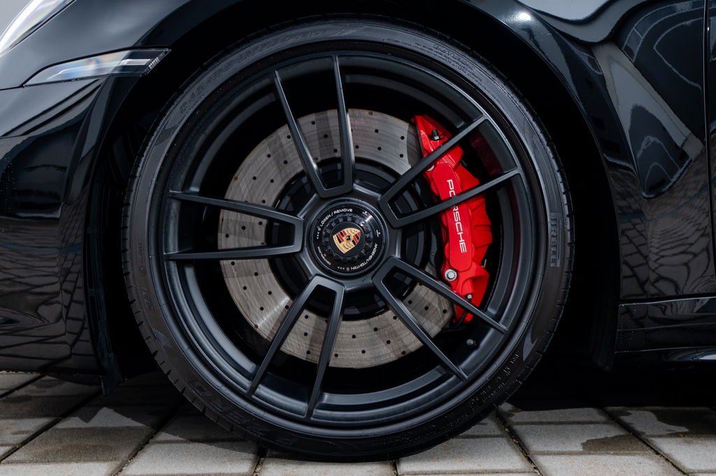 Porsche 992 Carrera GTS