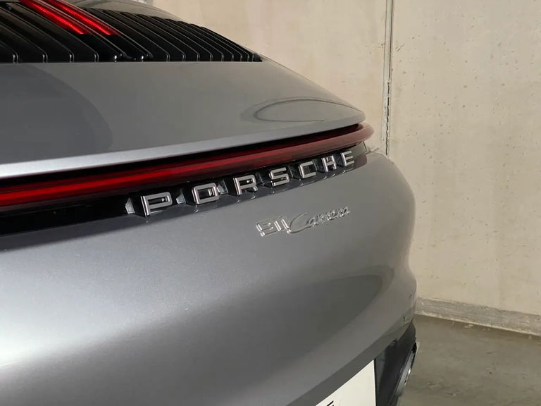 Porsche 992 Carrera