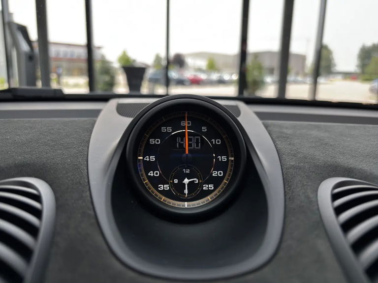 Porsche 718 Spyder RS