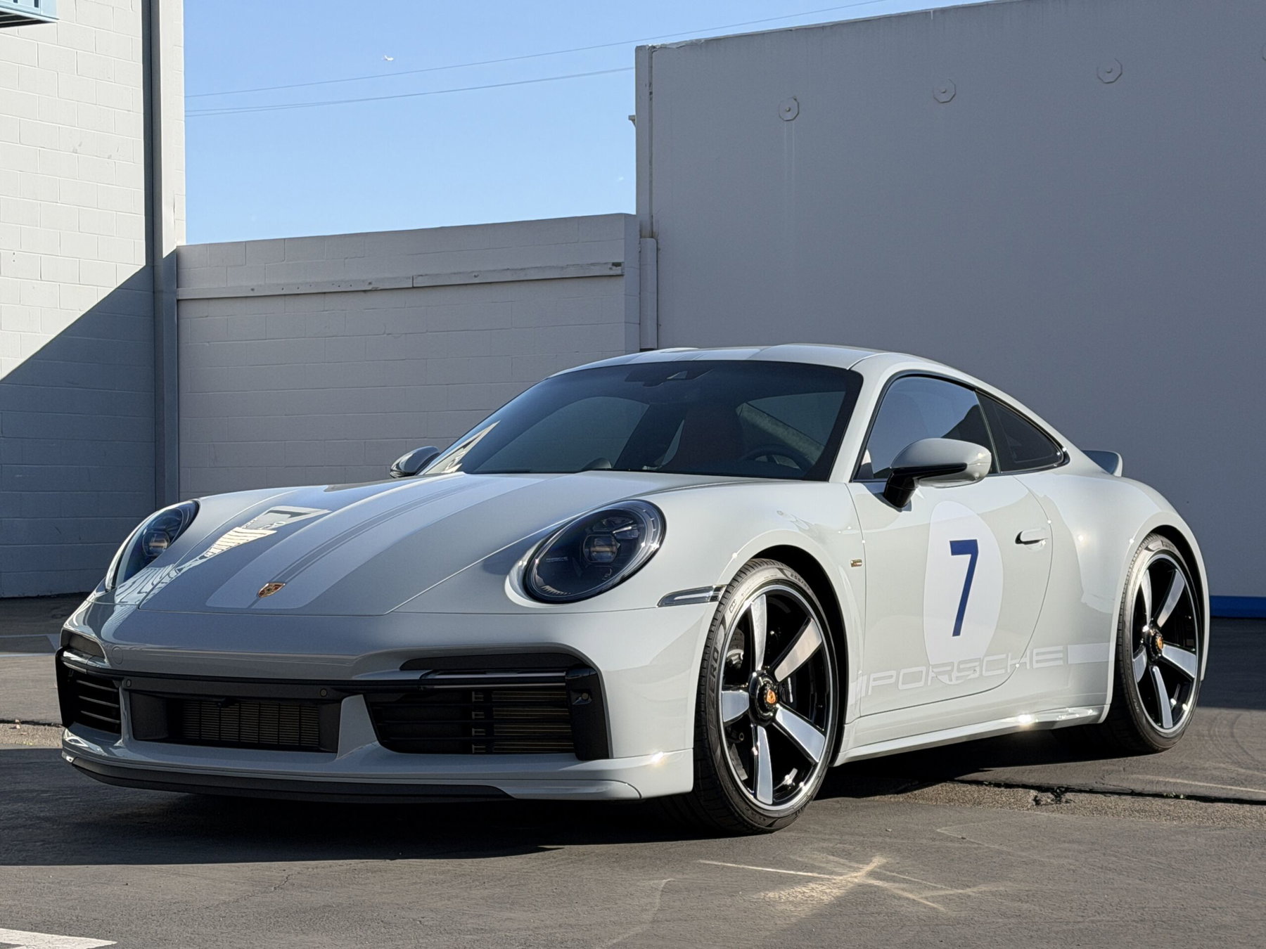 Porsche 992 Sport Classic 2023 - elferspot.com - Marketplace for