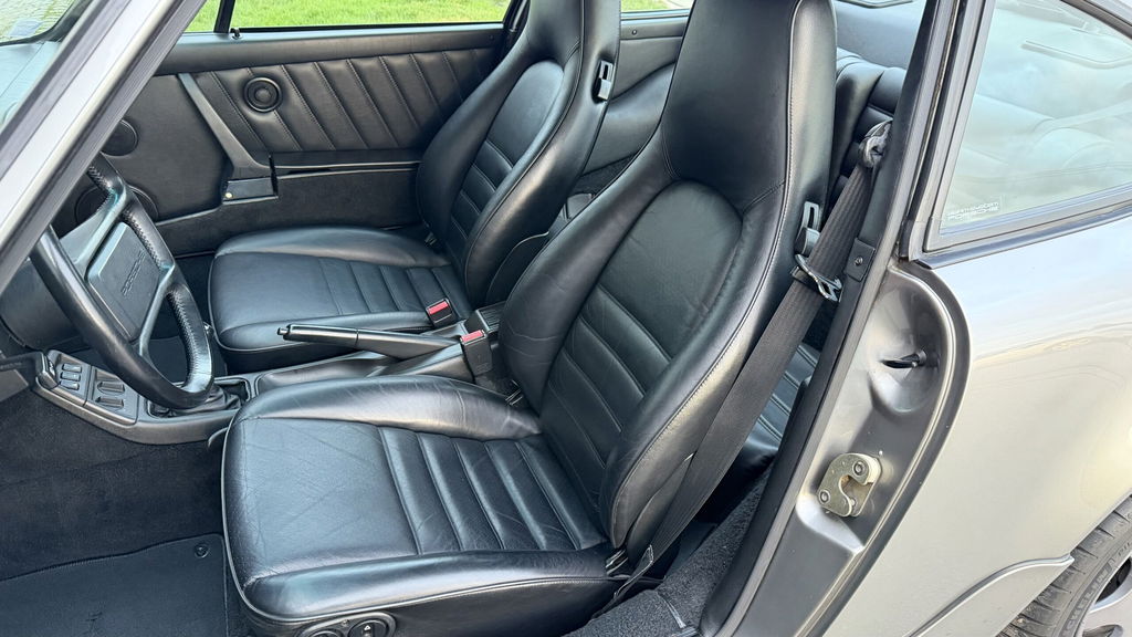 Porsche 964 Carrera 4