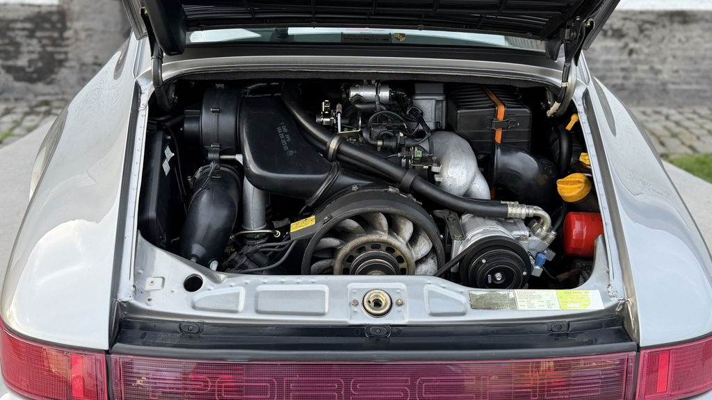 Porsche 964 Carrera 4