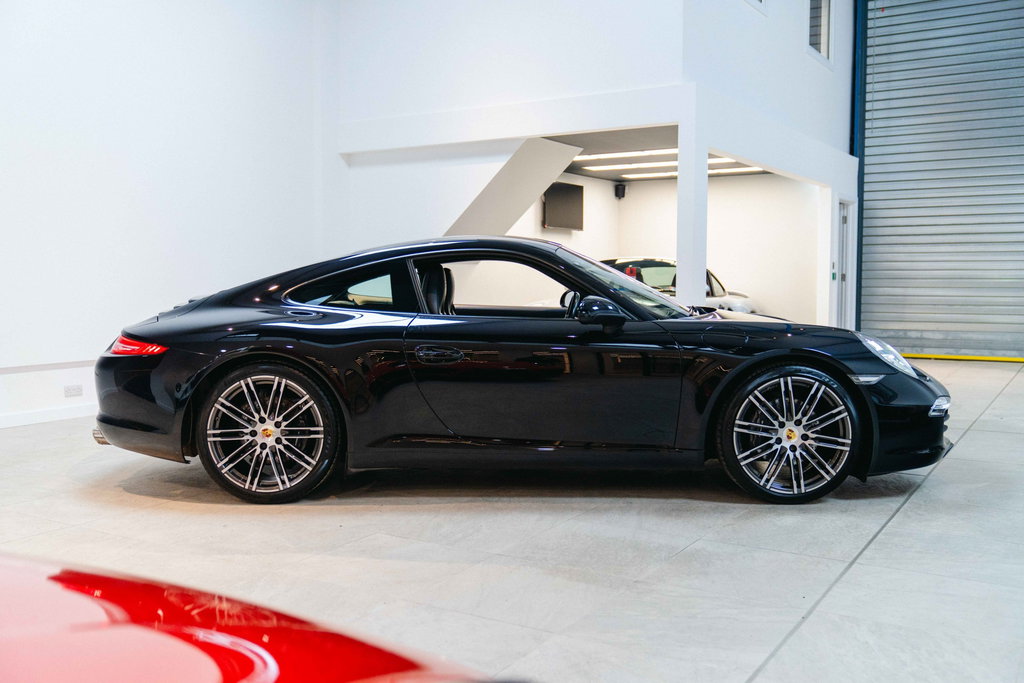 Porsche 991 Carrera Black Edition