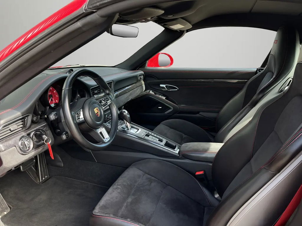 Porsche 991.2 Carrera GTS