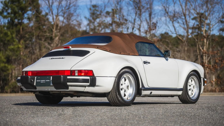 Porsche 911 Carrera 3.2 Speedster (US)
