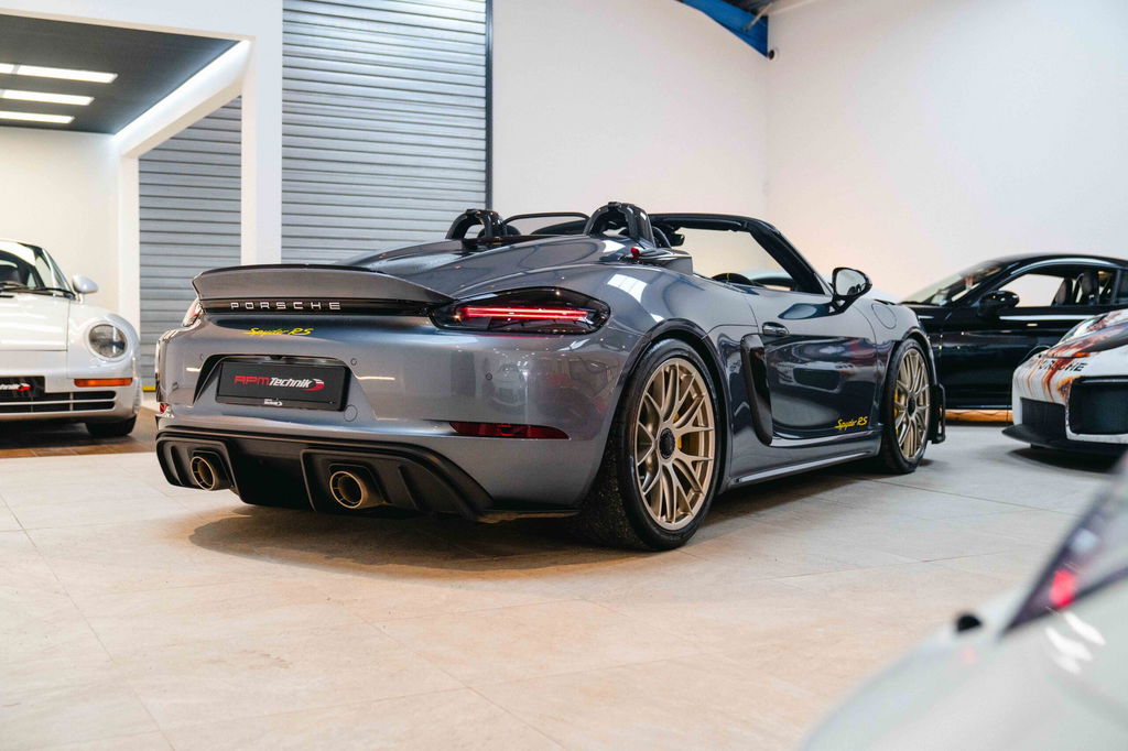 Porsche 718 Spyder RS