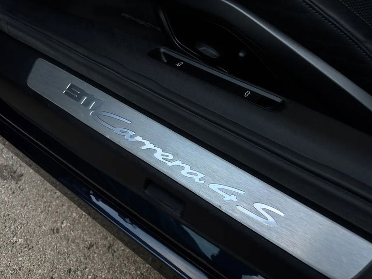 Porsche 992 Carrera 4S