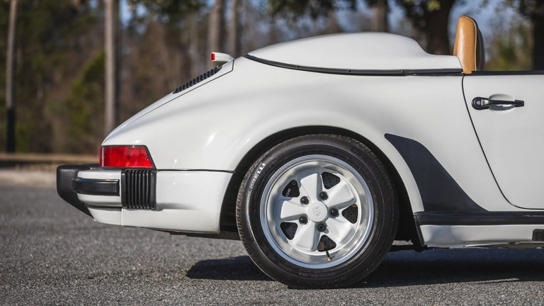 Porsche 911 Carrera 3.2 Speedster (US)