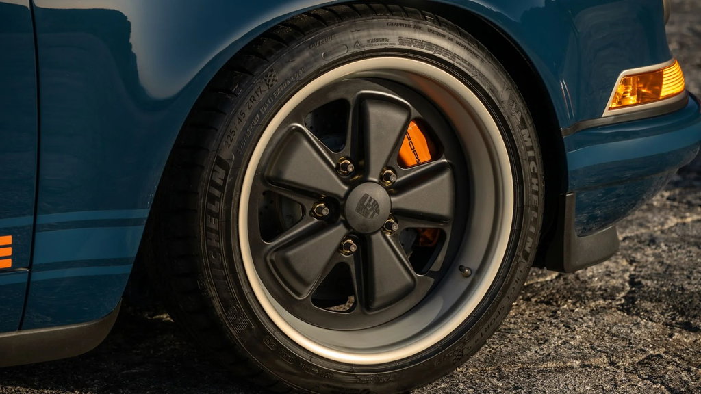 Porsche 911 Reimagined by Singer