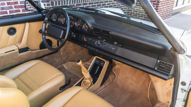 Porsche 911 Carrera 3.2 Speedster (US)