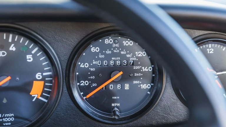Porsche 911 Carrera 3.2 Speedster (US)