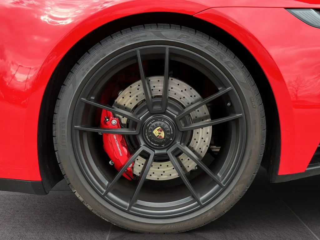 Porsche 992 Carrera GTS