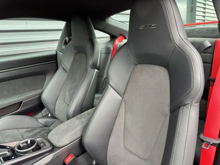 Porsche 992 Carrera GTS