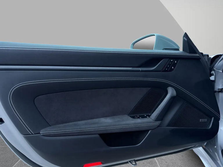 Porsche 992 Carrera 4 GTS