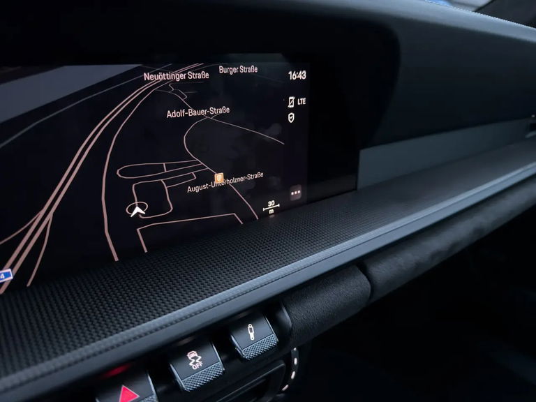 Porsche 992 Carrera 4 GTS