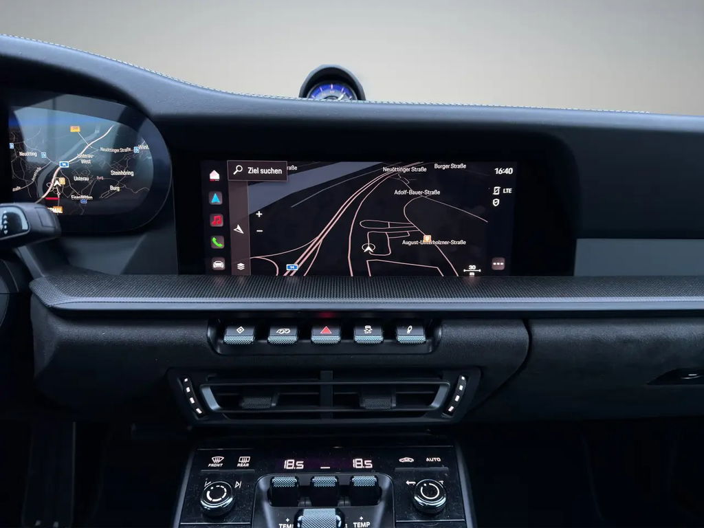 Porsche 992 Carrera 4 GTS