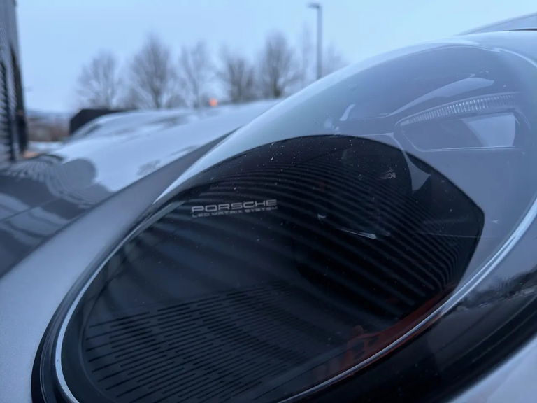 Porsche 992 Carrera 4 GTS