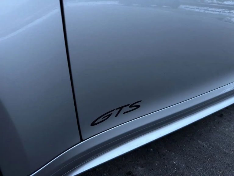 Porsche 992 Carrera 4 GTS