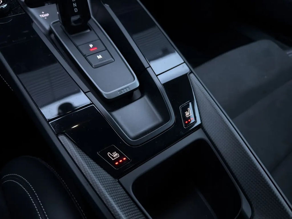 Porsche 992 Carrera 4 GTS