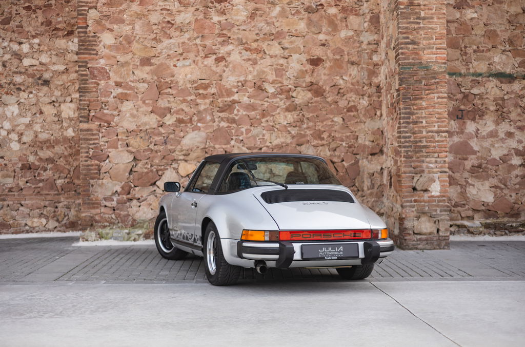 Porsche 911 Carrera 3.0